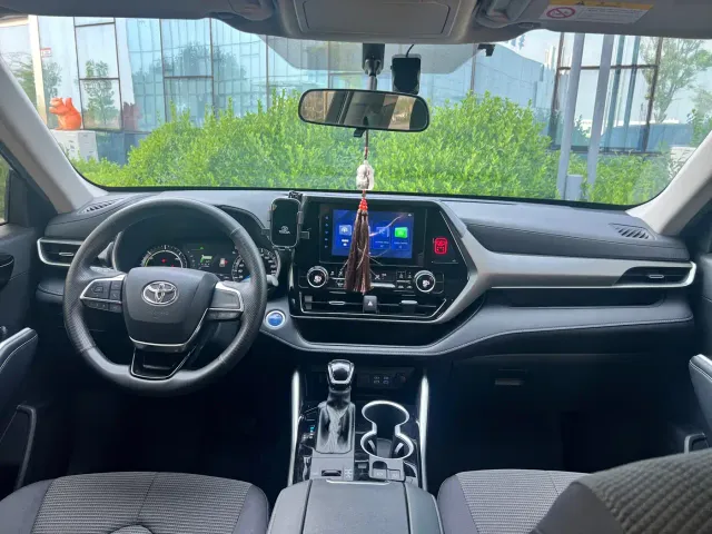 Toyota Highlander — Фото автомобиля 7
