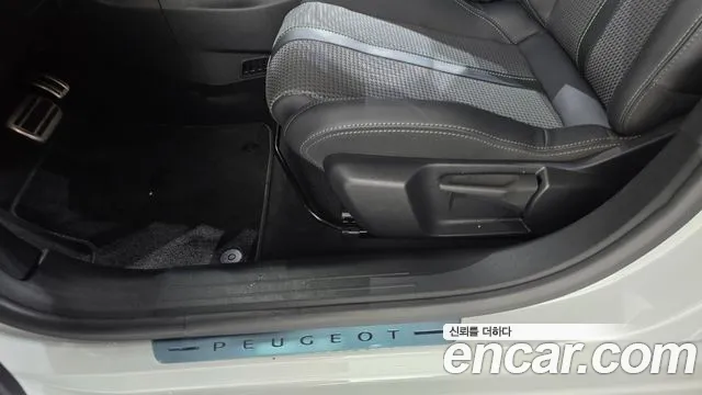 Peugeot 208 e-208 2nd Gen — Фото автомобиля 26