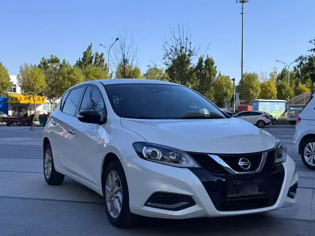 Nissan Tiida — Фото автомобиля 3