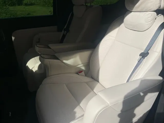 Li Auto MEGA — Фото автомобиля 10