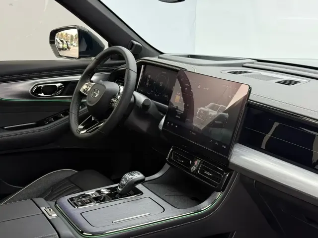 GAC Trumpchi Trumpchi GS8 2022 Dual Engine Series 2.0TM 2WD Premium Edition (6-Seater) — Фото автомобиля 16