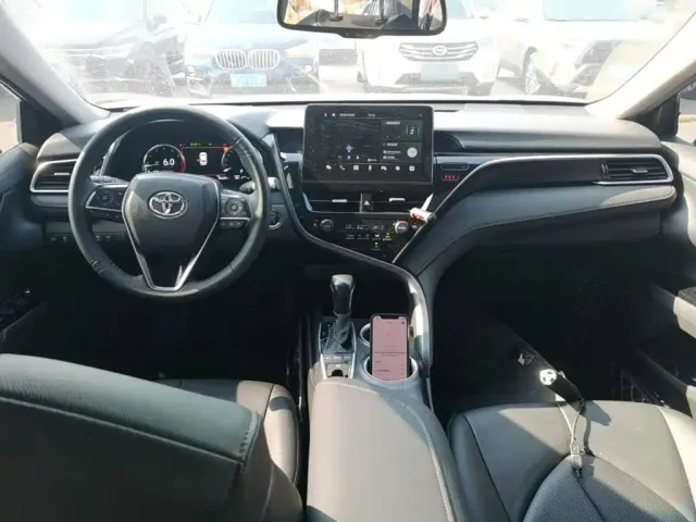 Toyota Camry — Фото автомобиля 9