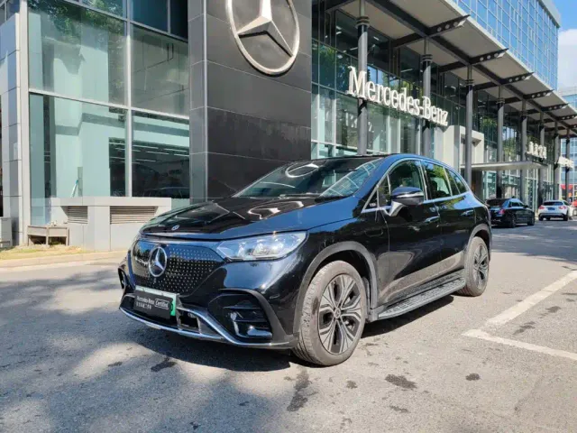 Фотография автомобиля — Mercedes-Benz EQE SUV