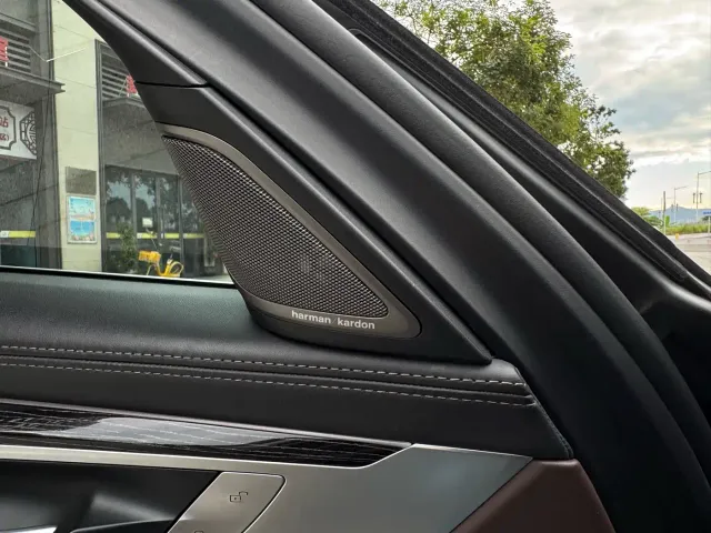 BMW 7 Series — Фото автомобиля 7