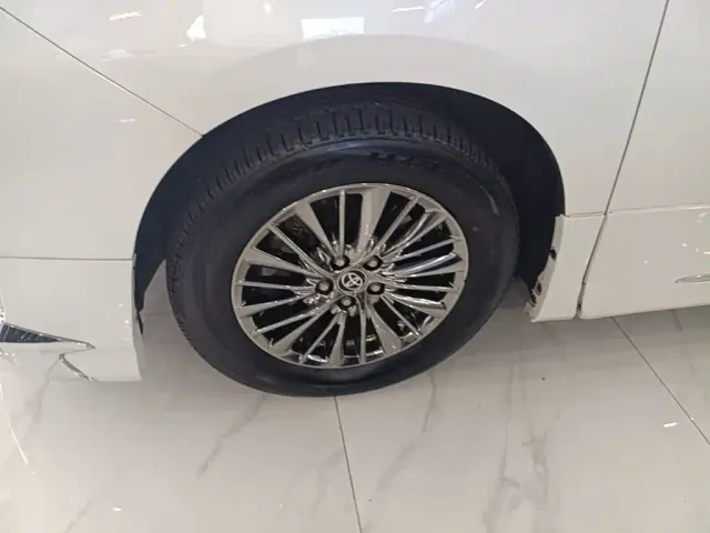 Toyota Alphard — Фото автомобиля 22