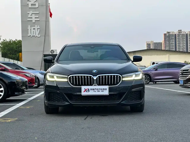 BMW 5 Series — Фото автомобиля 2