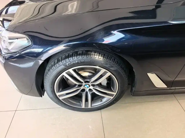 BMW 5 Series — Фото автомобиля 22