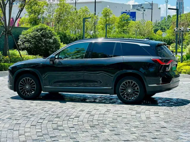 Nio ES8 — Фото автомобиля 8