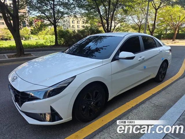 Фотография автомобиля — Hyundai Avante CN7