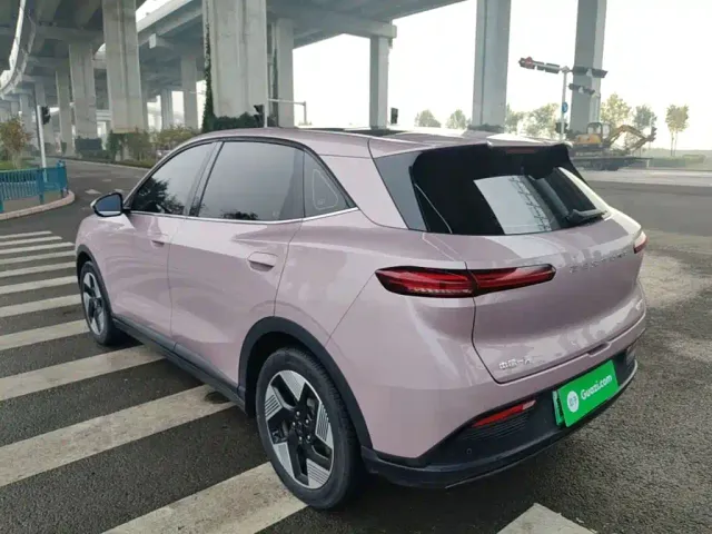Bestune Yueyi 03 — Фото автомобиля 4