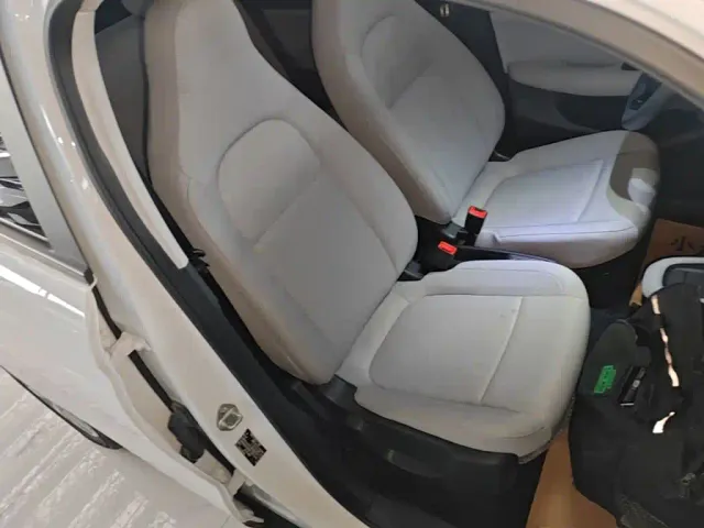 Leapmotor T03 — Фото автомобиля 24