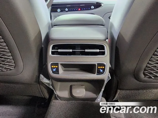 Genesis GV70 — Фото автомобиля 17