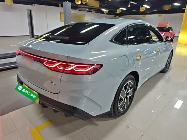 BYD Qin L — Фото автомобиля 6
