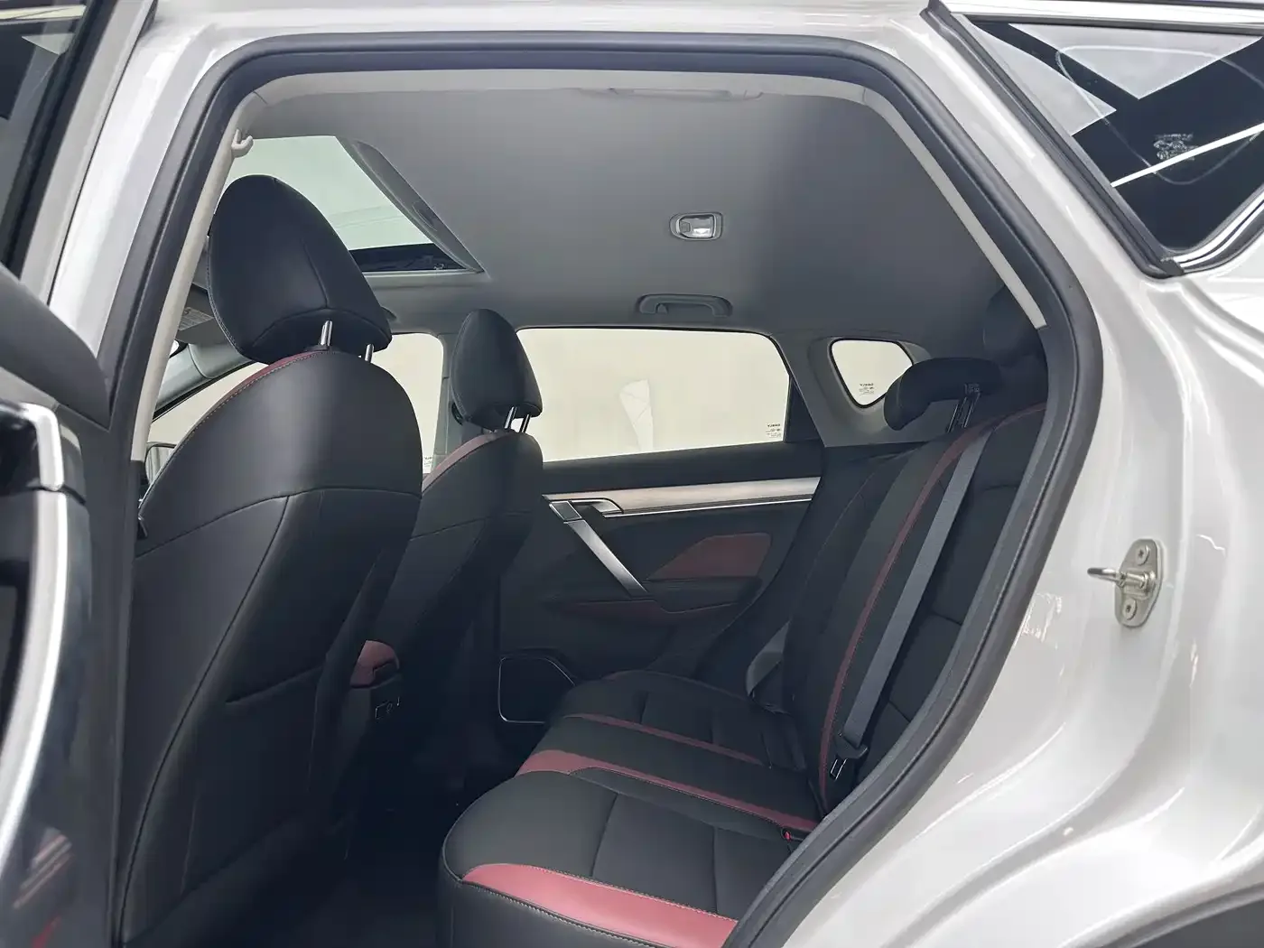 Geely Binyue 2021 1.4T DCT Diamond Edition — Фото автомобиля 5