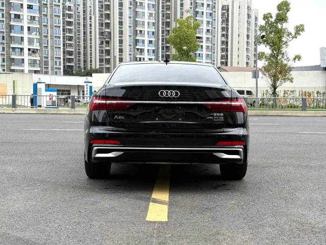 Audi A6L — Фото автомобиля 9