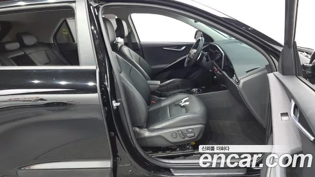 Kia Niro — Фото автомобиля 16