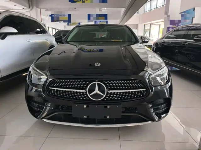 Mercedes-Benz E-Class — Фото автомобиля 2