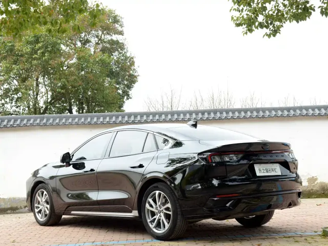 Ford Mondeo — Фото автомобиля 9