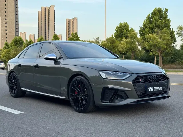 Audi S4 — Фото автомобиля 3