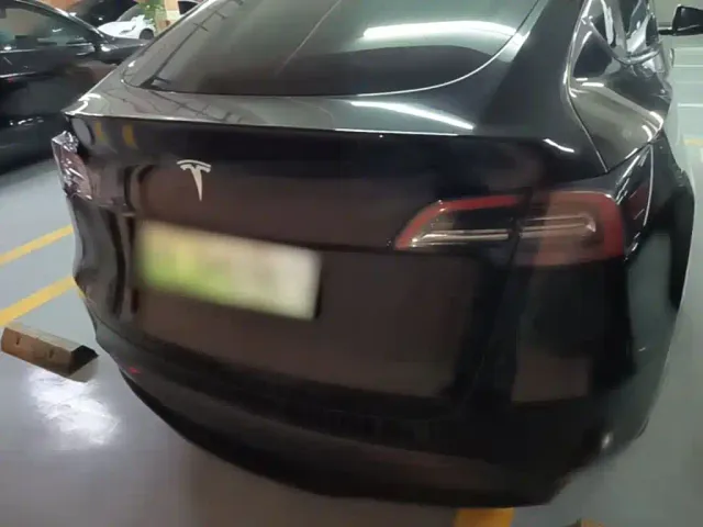 Tesla Model Y — Фото автомобиля 5