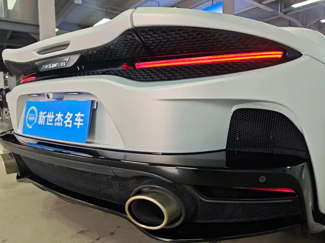 McLaren GT — Фото автомобиля 6