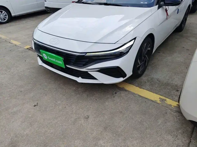 Hyundai Elantra — Фото автомобиля 23