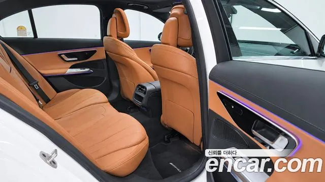 Mercedes-Benz E-Class — Фото автомобиля 11