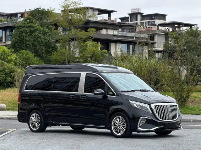 Mercedes-Benz V-Class — Фото автомобиля 2
