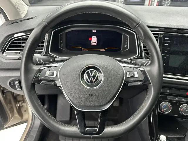Volkswagen T-Roc — Фото автомобиля 15