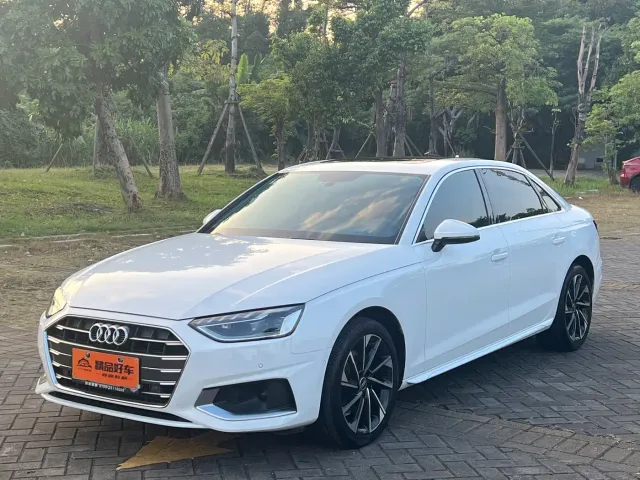 Фотография автомобиля — Audi A4L