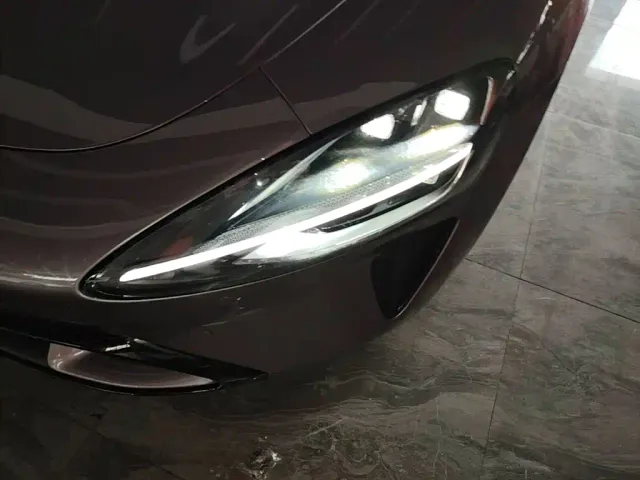 Xiaomi SU7 — Фото автомобиля 23