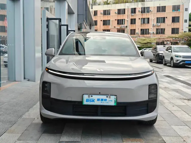 Li Auto L6 — Фото автомобиля 2
