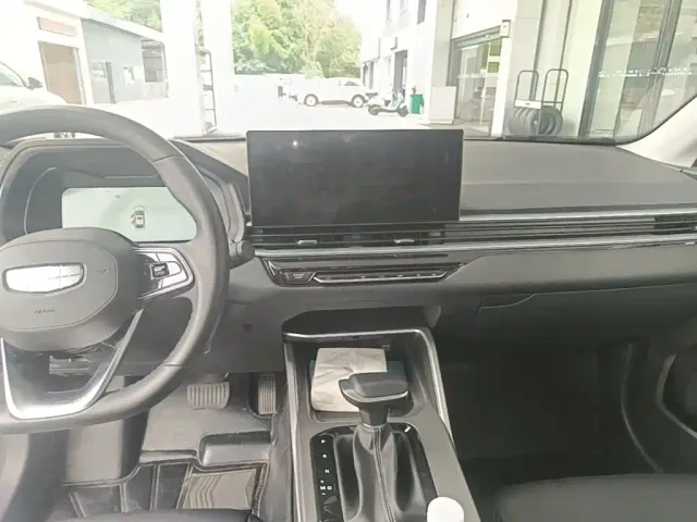 Geely Emgrand — Фото автомобиля 12