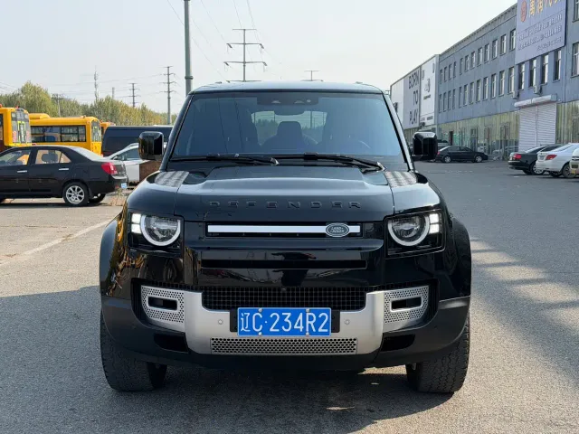 Land Rover Defender — Фото автомобиля 5