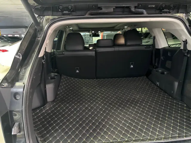 Toyota Highlander — Фото автомобиля 9