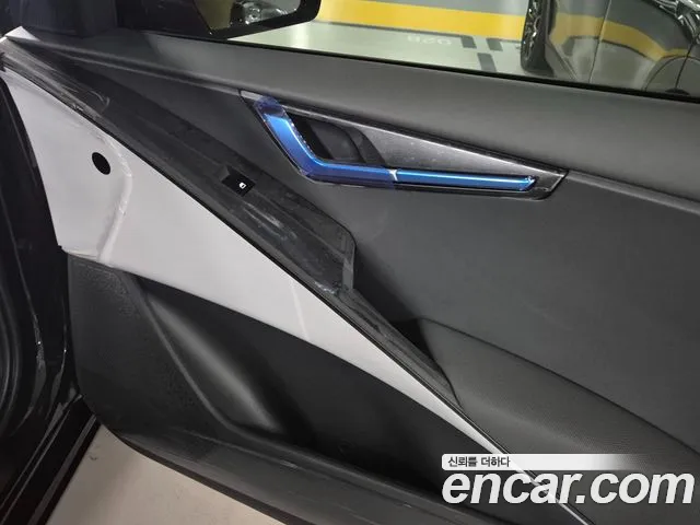 Kia Niro — Фото автомобиля 15