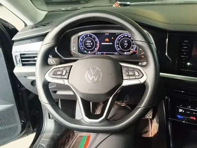 Volkswagen Passat — Фото автомобиля 10