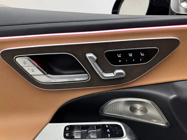 Mercedes-Benz E-Class — Фото автомобиля 16