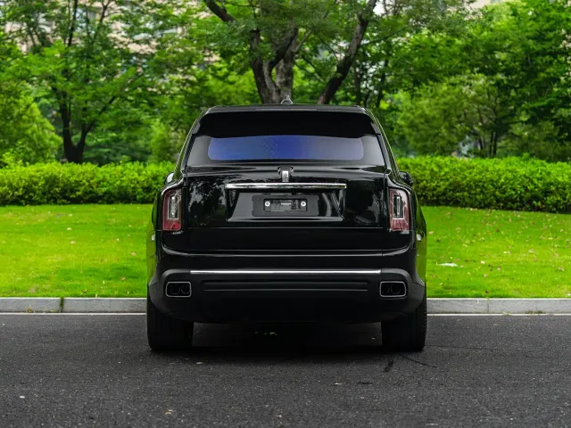 Rolls-Royce Cullinan — Фото автомобиля 19