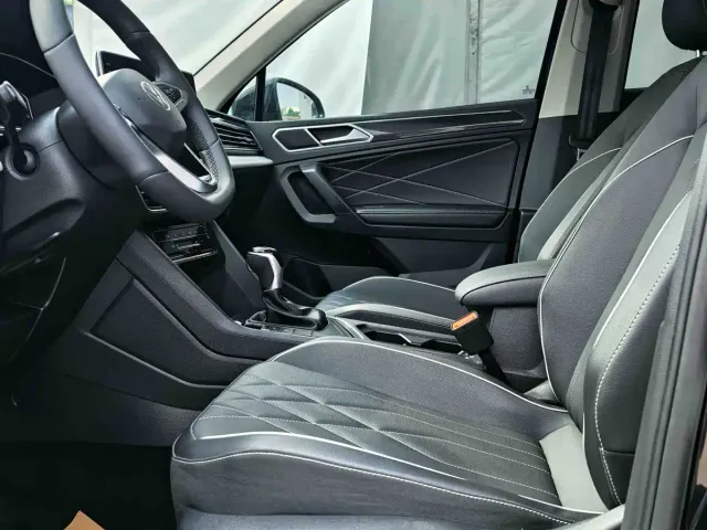 Volkswagen Tiguan L — Фото автомобиля 3