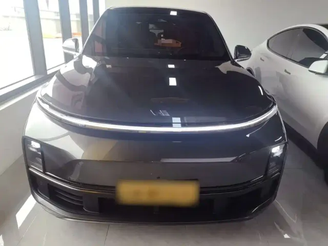 Li Auto L8 — Фото автомобиля 2