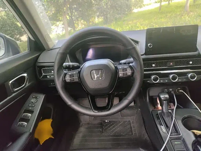 Honda Civic — Фото автомобиля 2