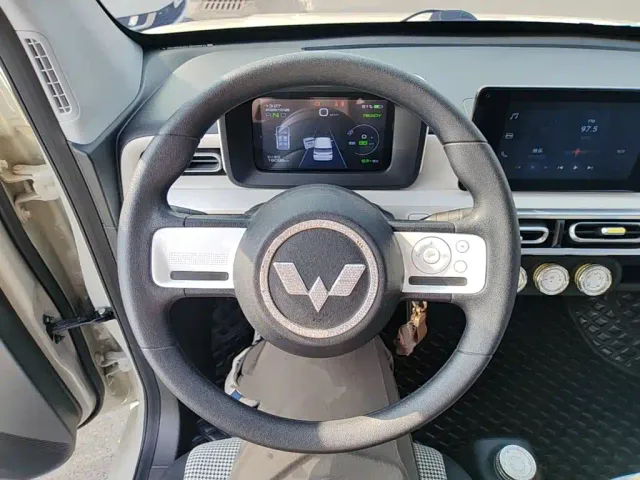 Wuling Hongguang Mini EV — Фото автомобиля 10
