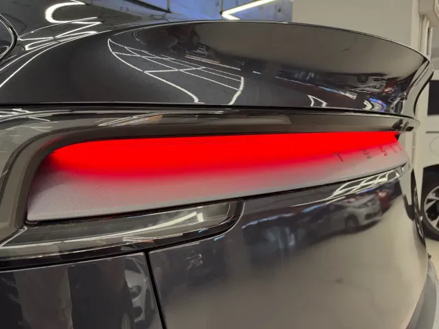 Tesla Model Y — Фото автомобиля 6