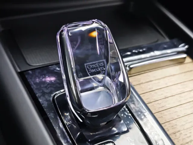 Volvo XC60 — Фото автомобиля 15