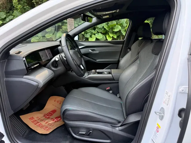 BYD Qin L — Фото автомобиля 14