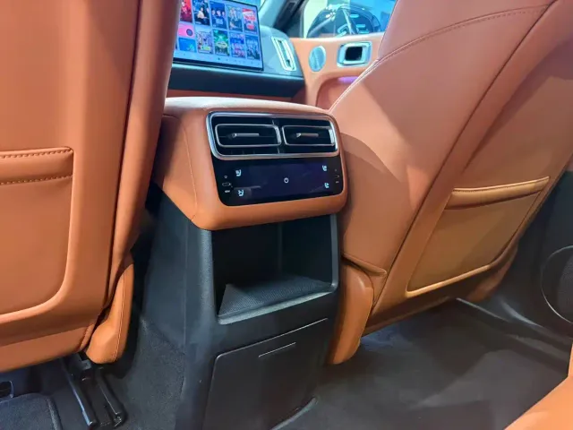 Li Auto L6 — Фото автомобиля 9
