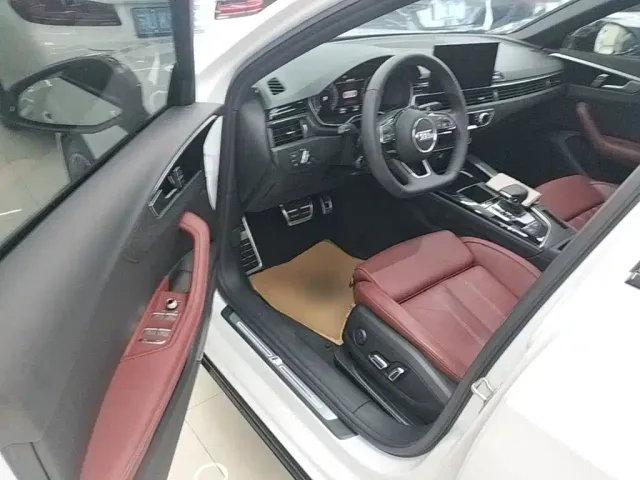 Audi A4L — Фото автомобиля 15