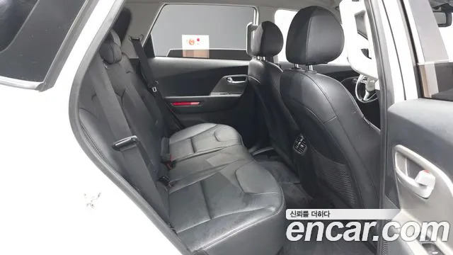 Kia Niro — Фото автомобиля 18