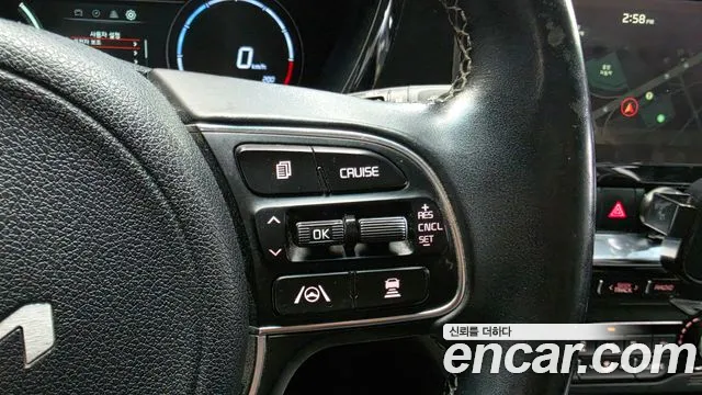 Kia Niro — Фото автомобиля 22